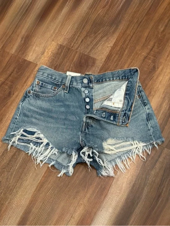Women’s Levi’s 501 High Rise Short - Picture 2 of 5